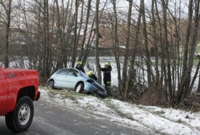 Fahrzeugbergung in Grünsbach am 27.11.2013